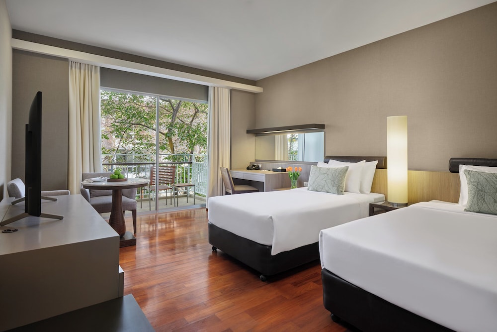 SUPERIOR, STUDIO, TWIN BEDS