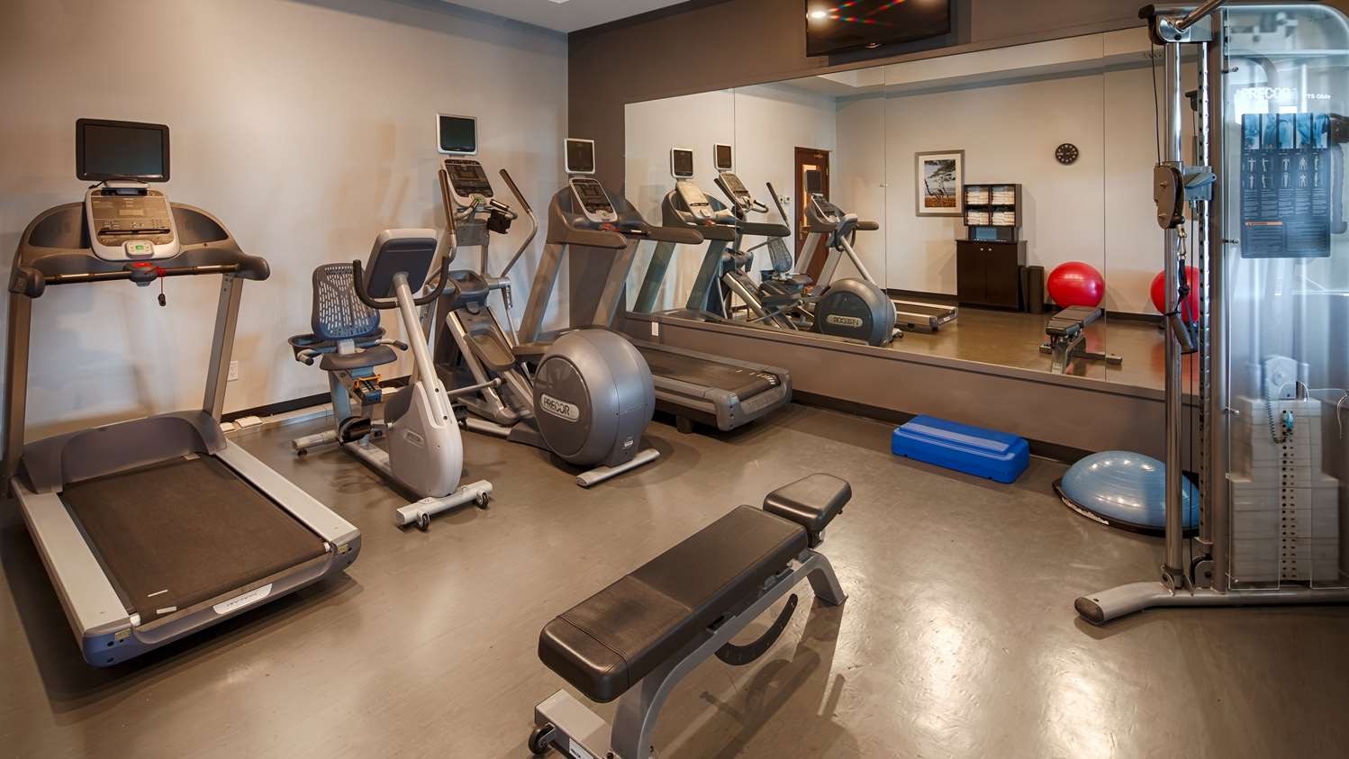 Best Western Plus Winnipeg Airport Hotel 22/45