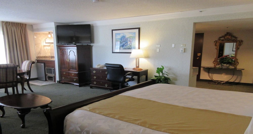 SureStay Plus Hotel by Best Western Reno Airport 26/91