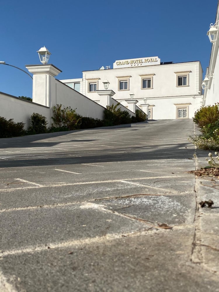Grand Hotel Royal 43/48