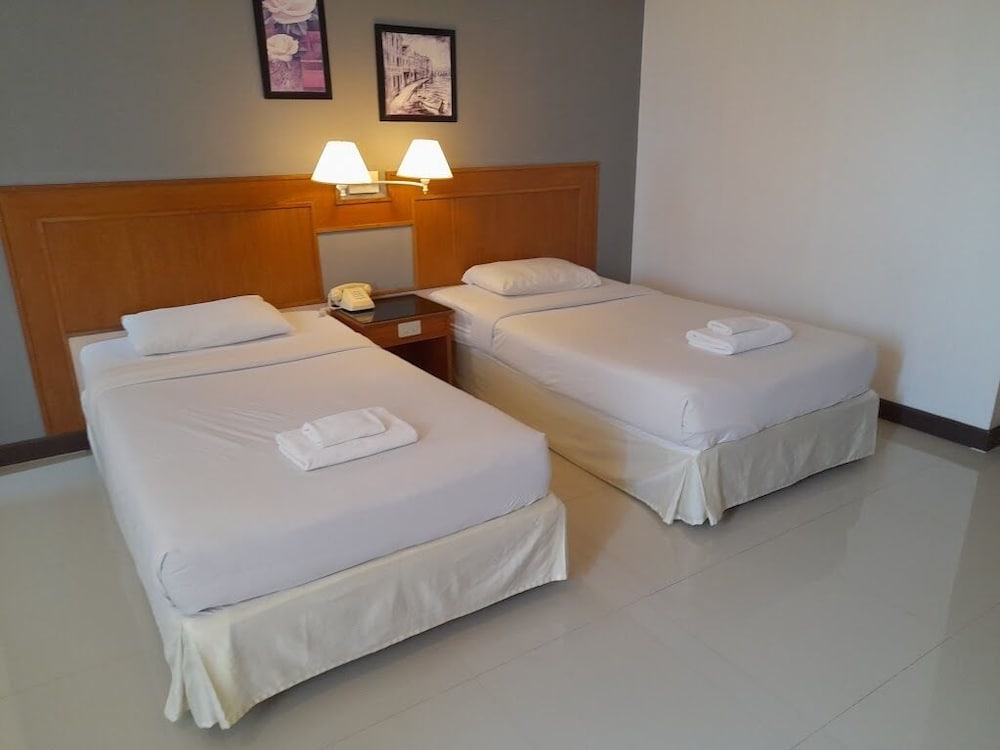 Songphanburi Hotel 10/49