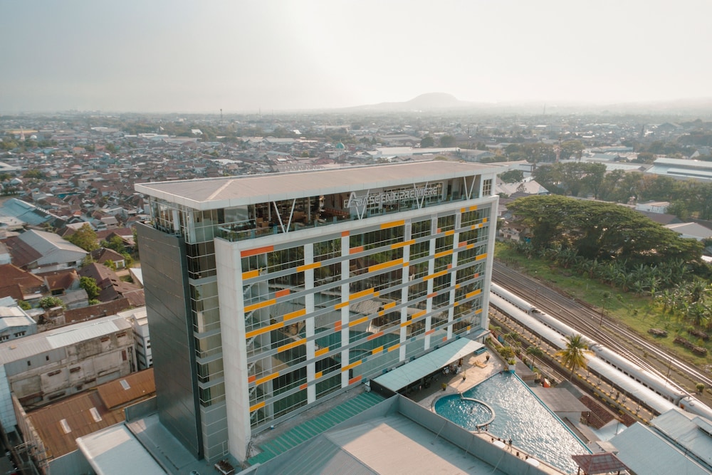 Ascent Premiere Hotel and Convention 2/62
