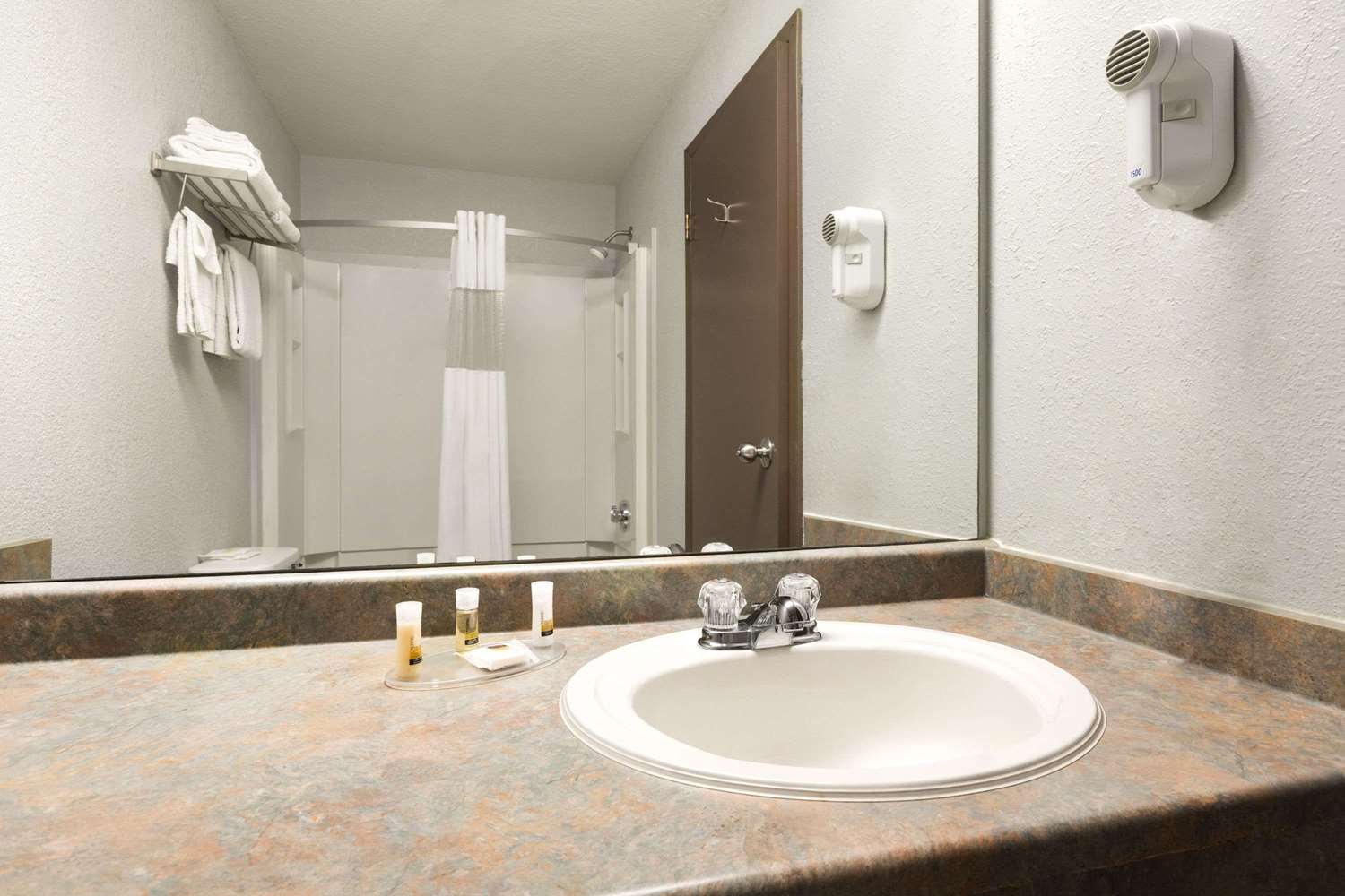 High Prairie Inn 20/20
