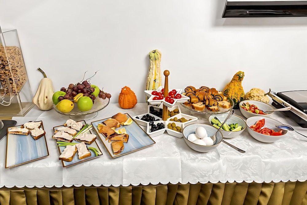 LINA HOTEL 38/49