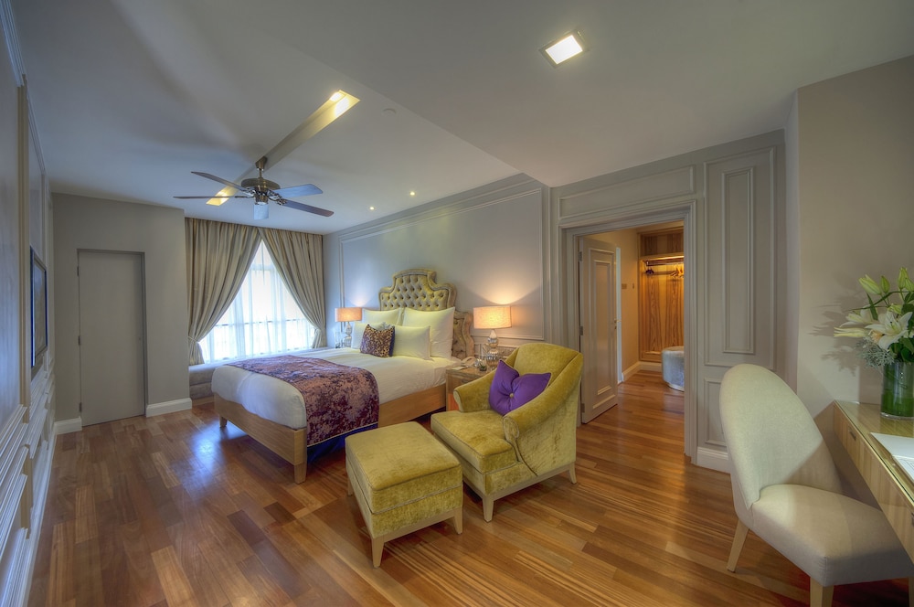 The Chateau Spa & Wellness Resort 40/60