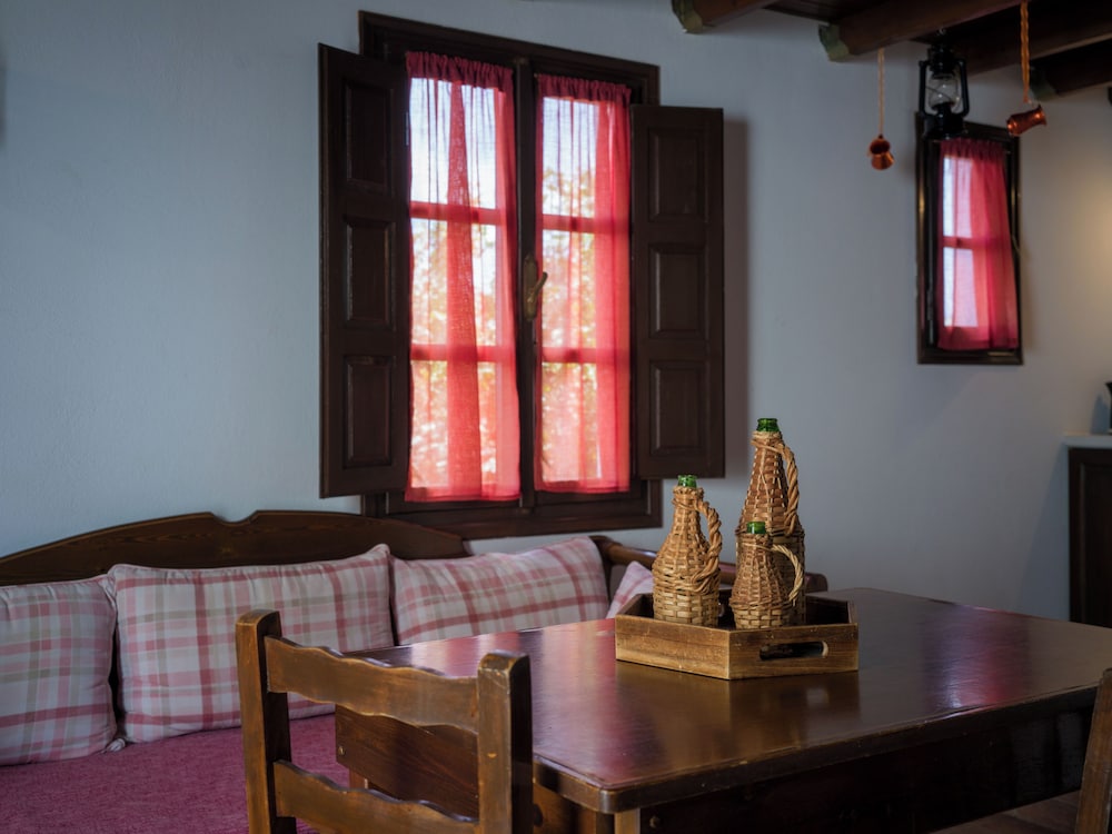 Anna Traditional Apartments 48/68