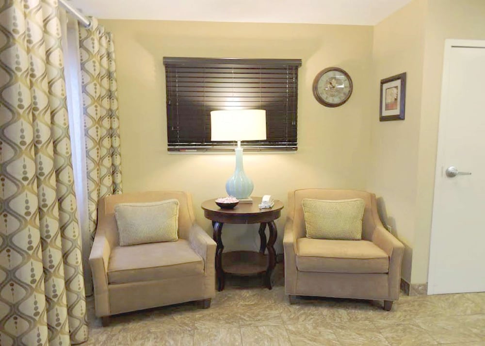 Sonesta Simply Suites Chicago Waukegan 19/29
