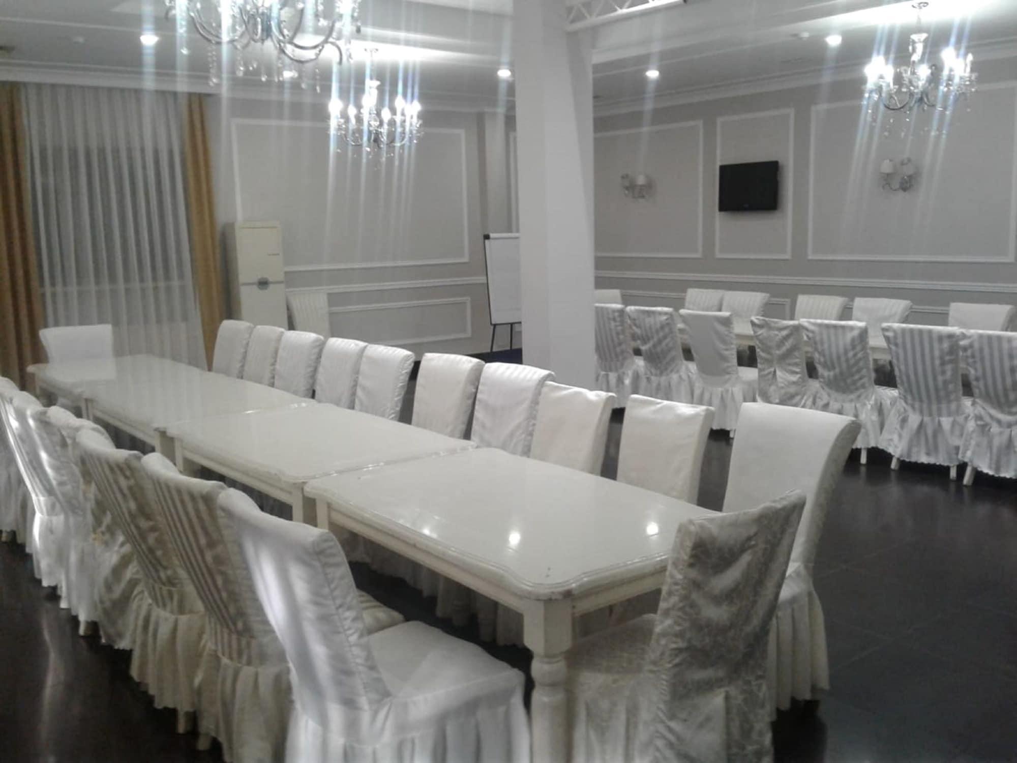 Renion Hotel Almaty 67/80