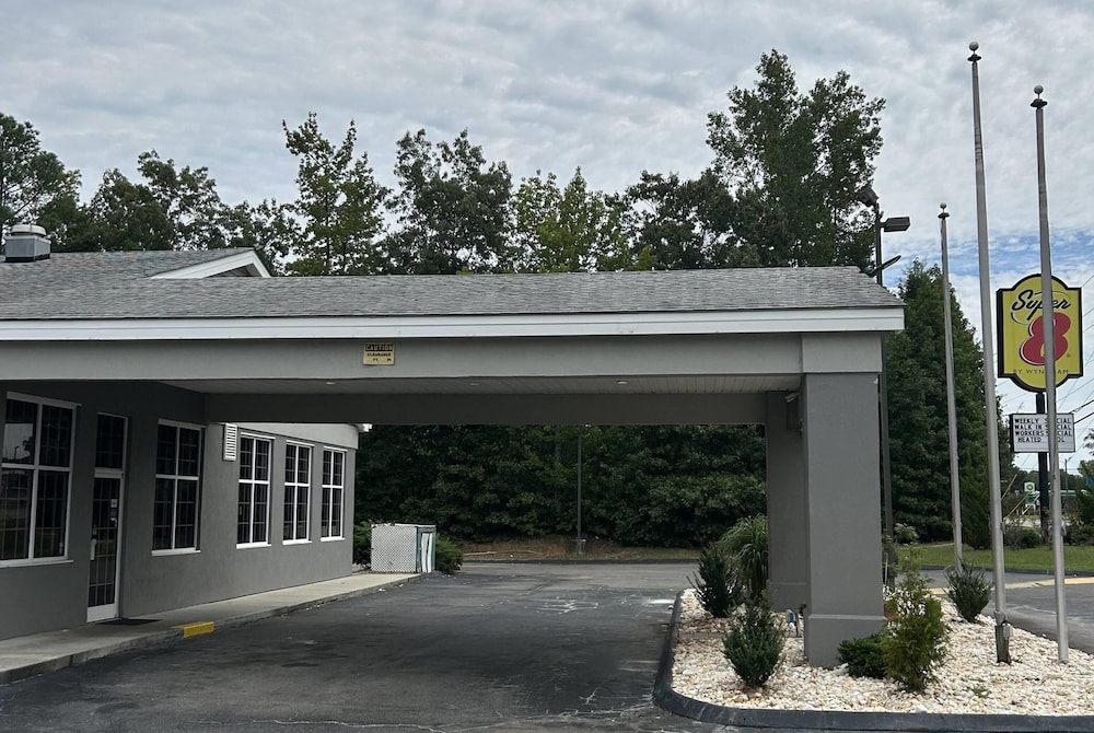 Super 8 by Wyndham Fayetteville 4/39