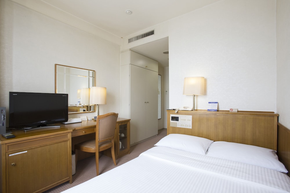 ROOM, SINGLE