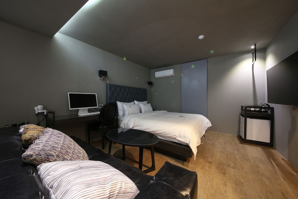 Avenue Hotel 22/41