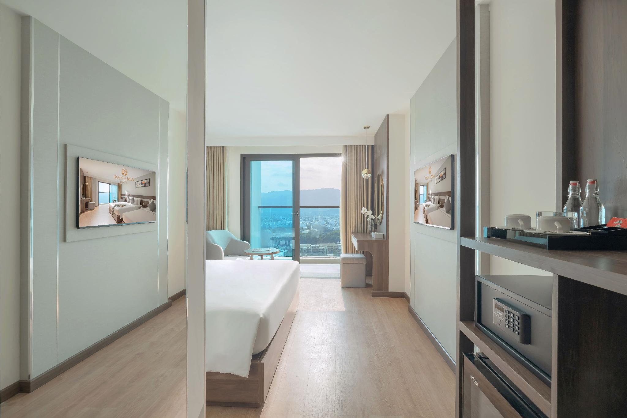 غرفة ديلوكس بسرير كينج بشرفة، Panama Nha Trang Hotel 2/2