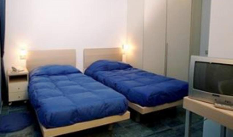 غرفة ثلاثية، Hotel Balbo 2/3