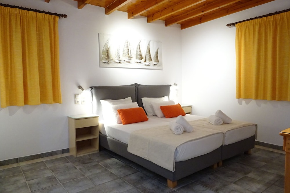 Kontaratos Studios & Apartments 18/50