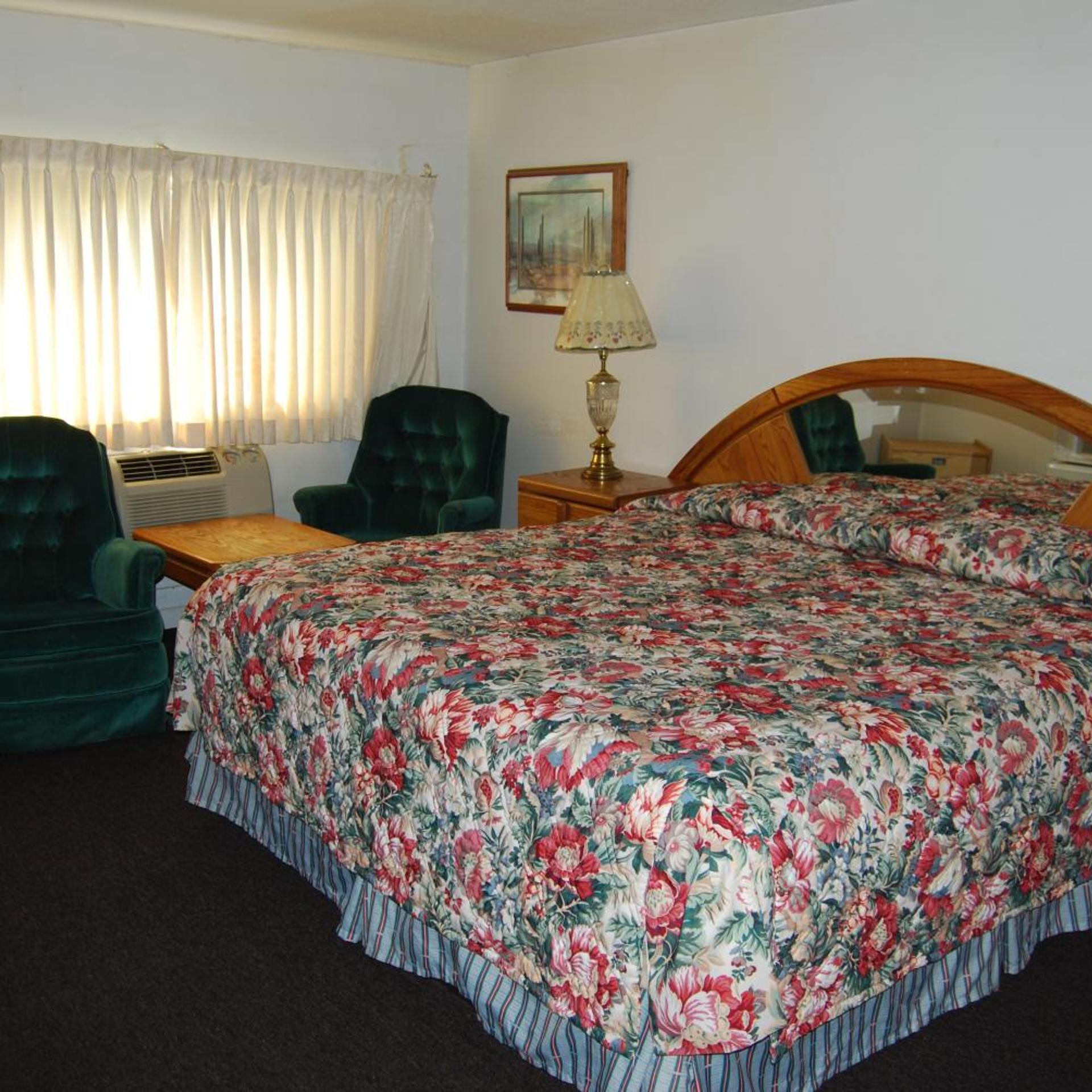 Budget Host 254 Inn Loveland 13/28