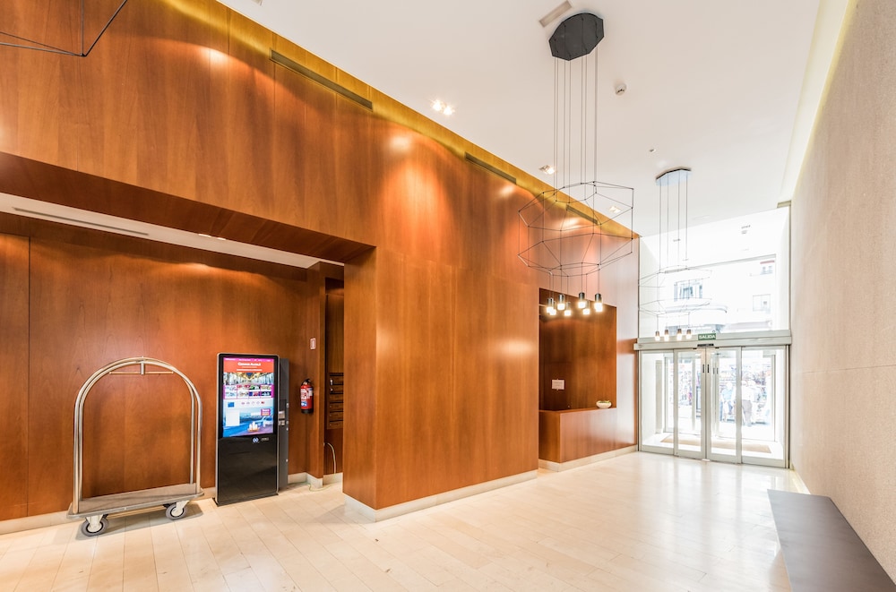 SmartRental Collection Gran Via Centric II 10/57