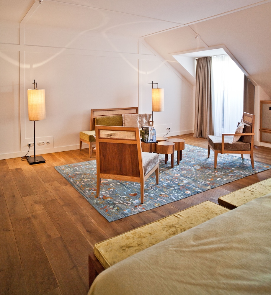 Louis Hotel 39/60