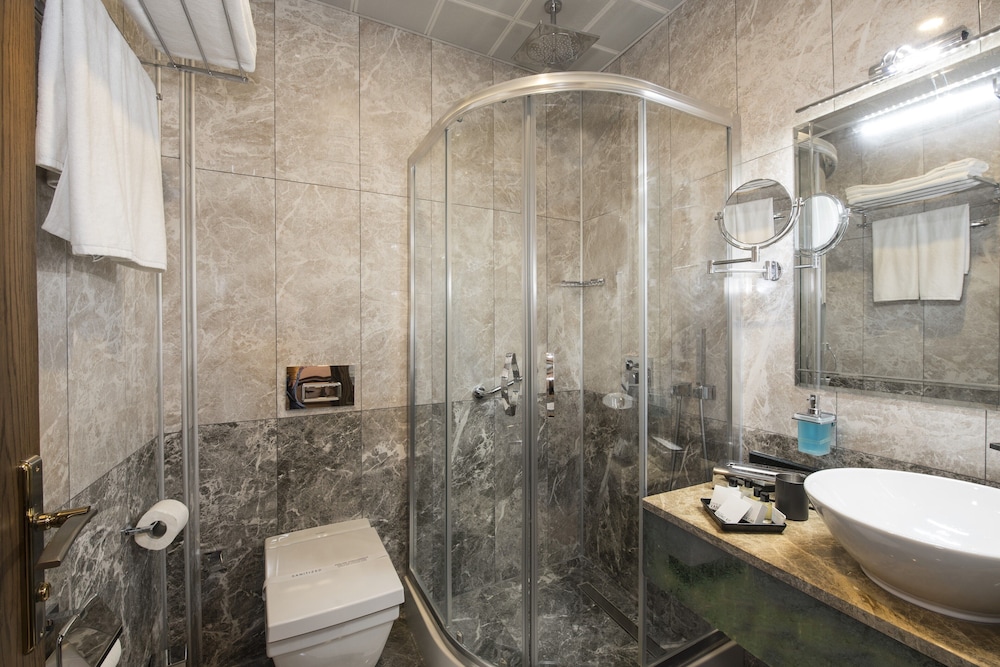 Perapolis Hotel 62/66
