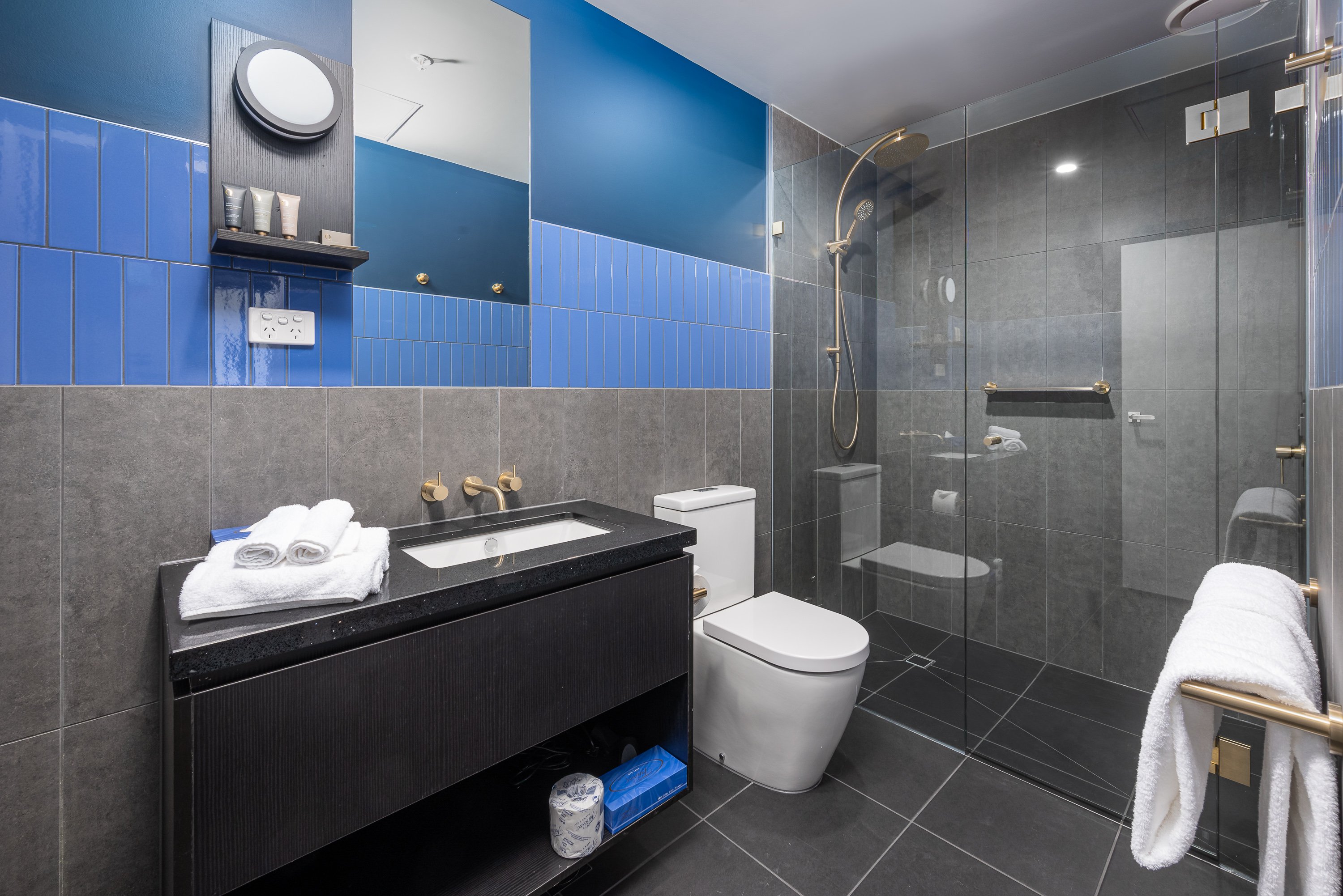 Oros Hotel and Apartments 30/30