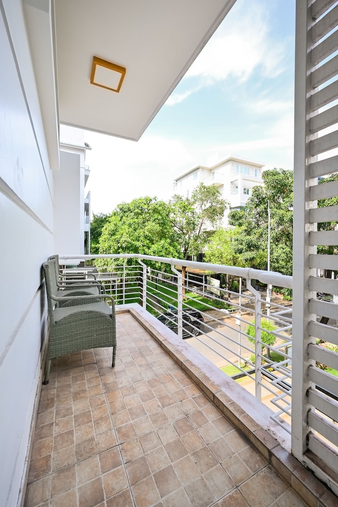 Laguna Hotel 34/41