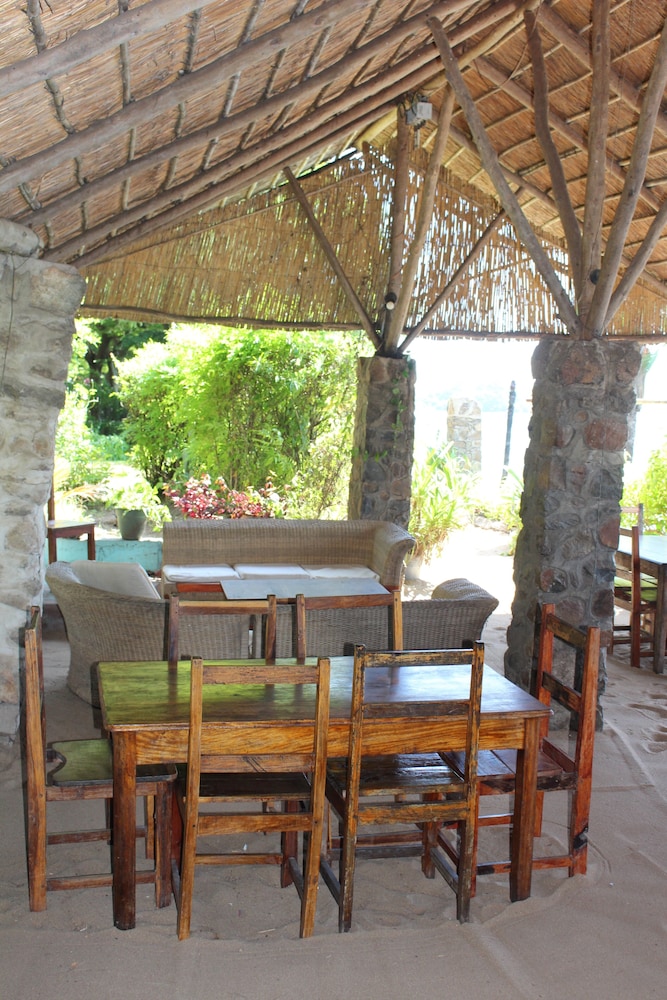 Nkhudzi Lodge 17/50
