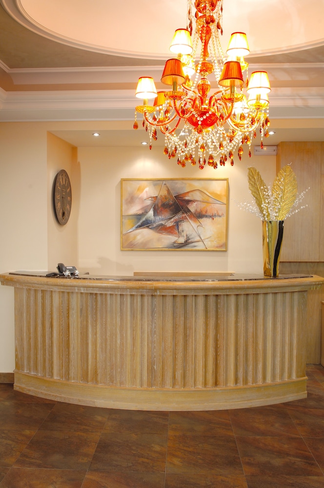 Olympic Hotel 4/50