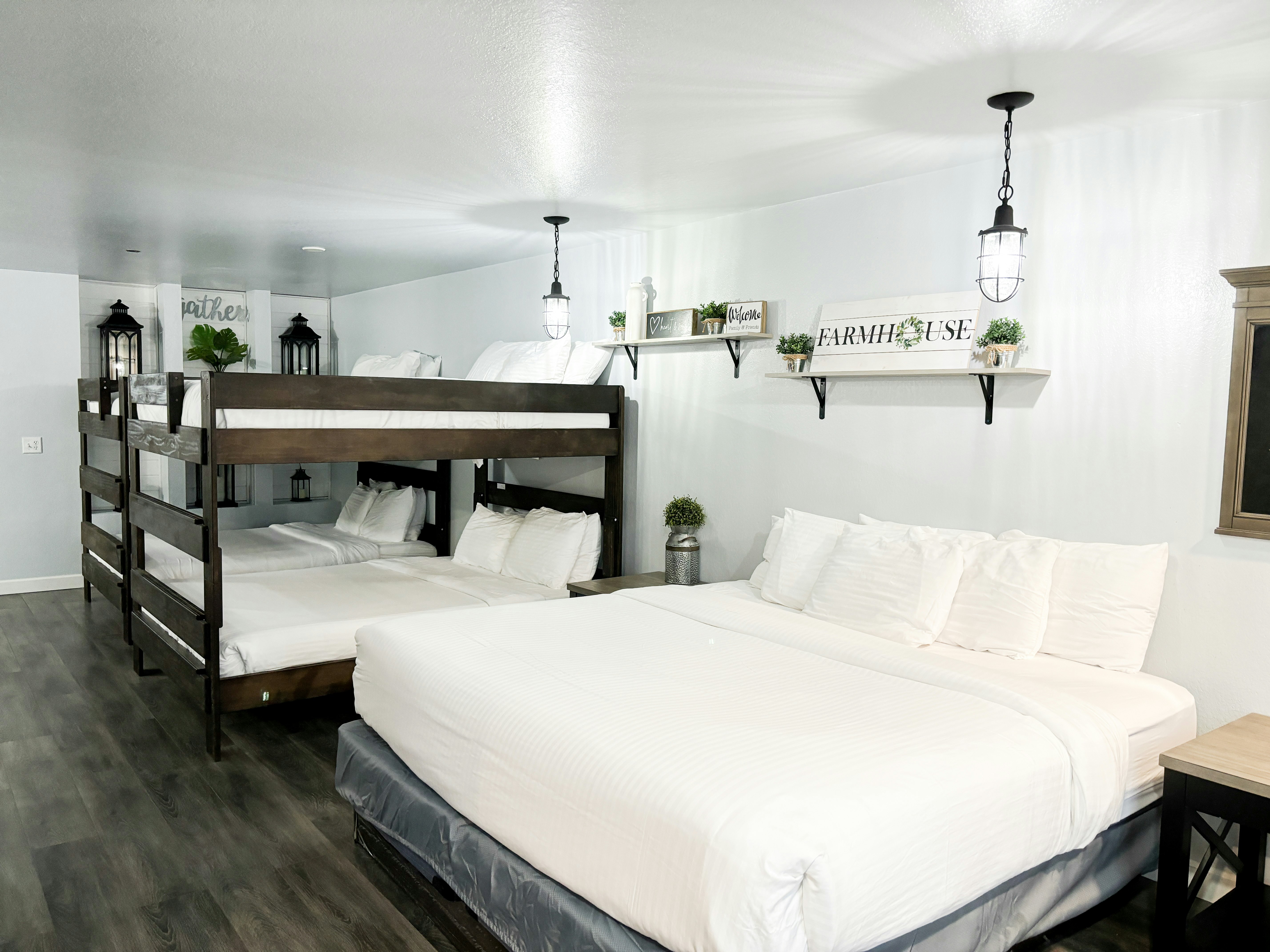 Metropolis Resort 33/67