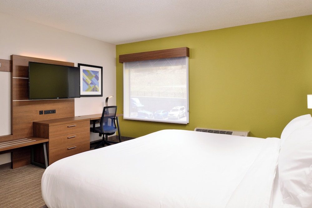 Holiday Inn Express Blowing Rock South 17/50