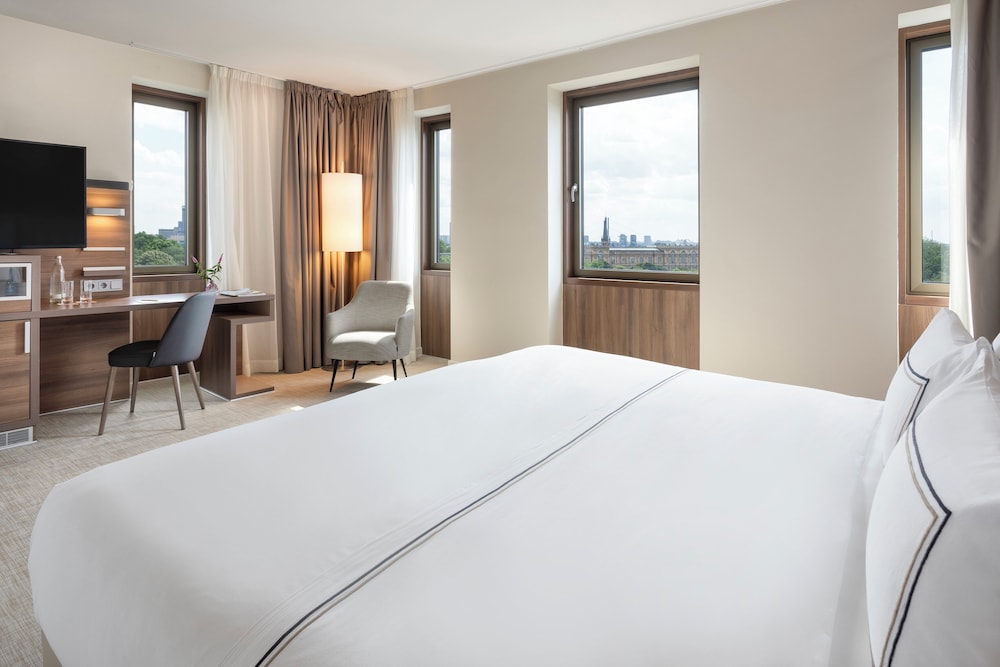 Melia, Premium