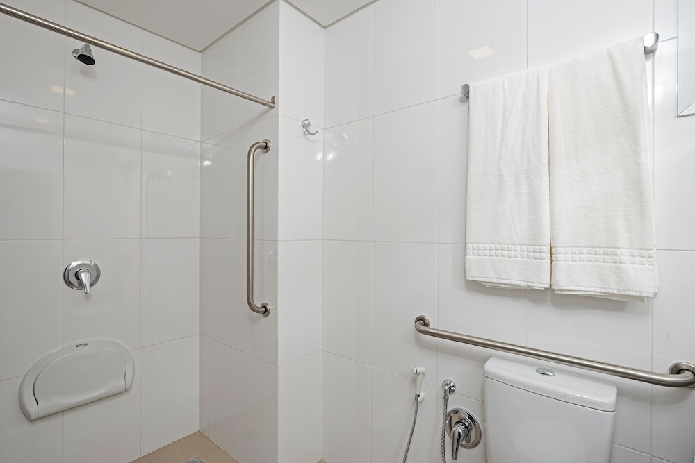 Slim Hotel Curitiba Joao Bettega 48/50
