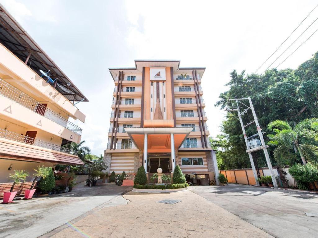Siam Platinum Pattaya 8/44