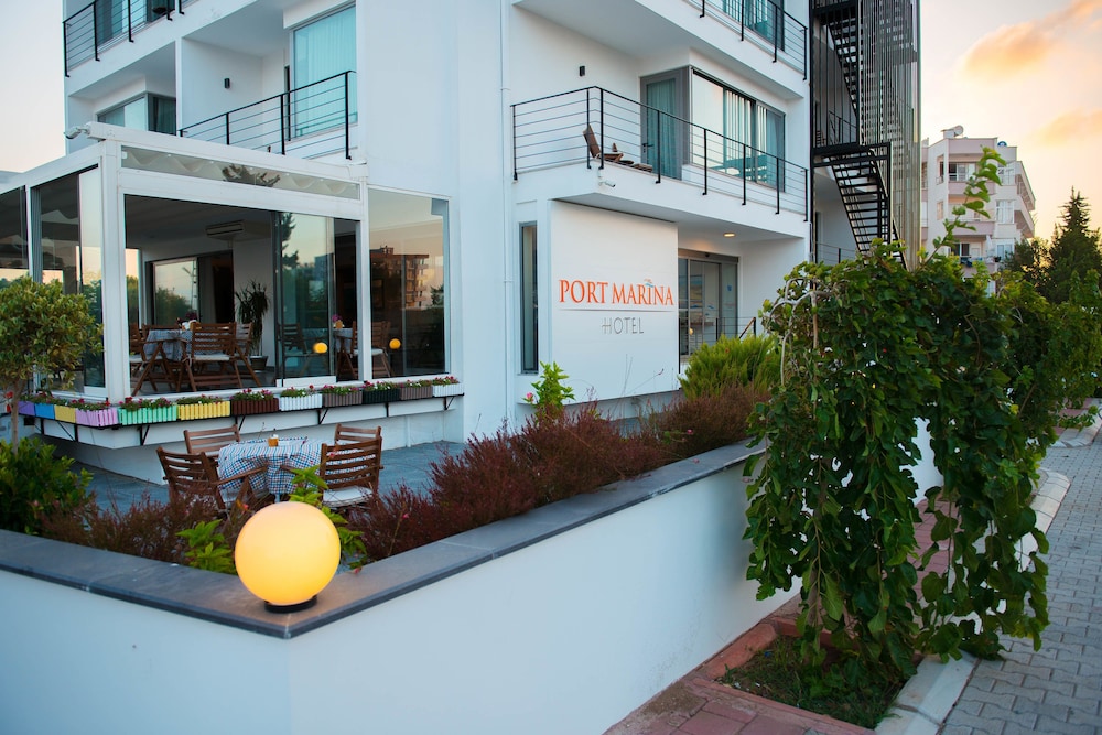 Port Marina Hotel 2/31