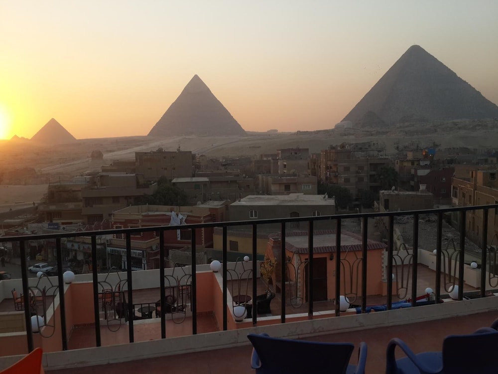 Pyramids Plateau Hotel 2/41