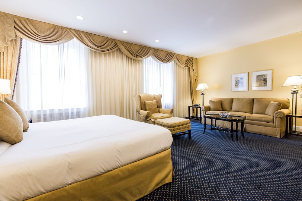 3 WEST CLUB HOTEL 13/62