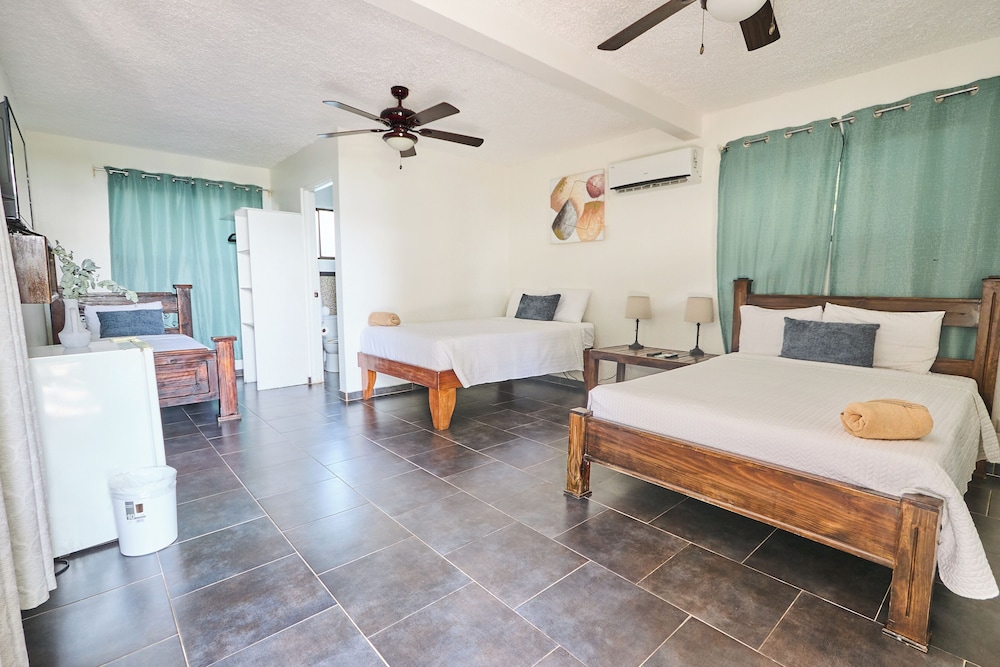 Perla de la Playa Beachfront Hotel 16/48