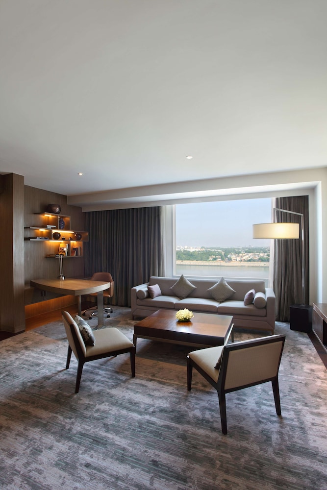 Hyatt Regency Ahmedabad 50/80