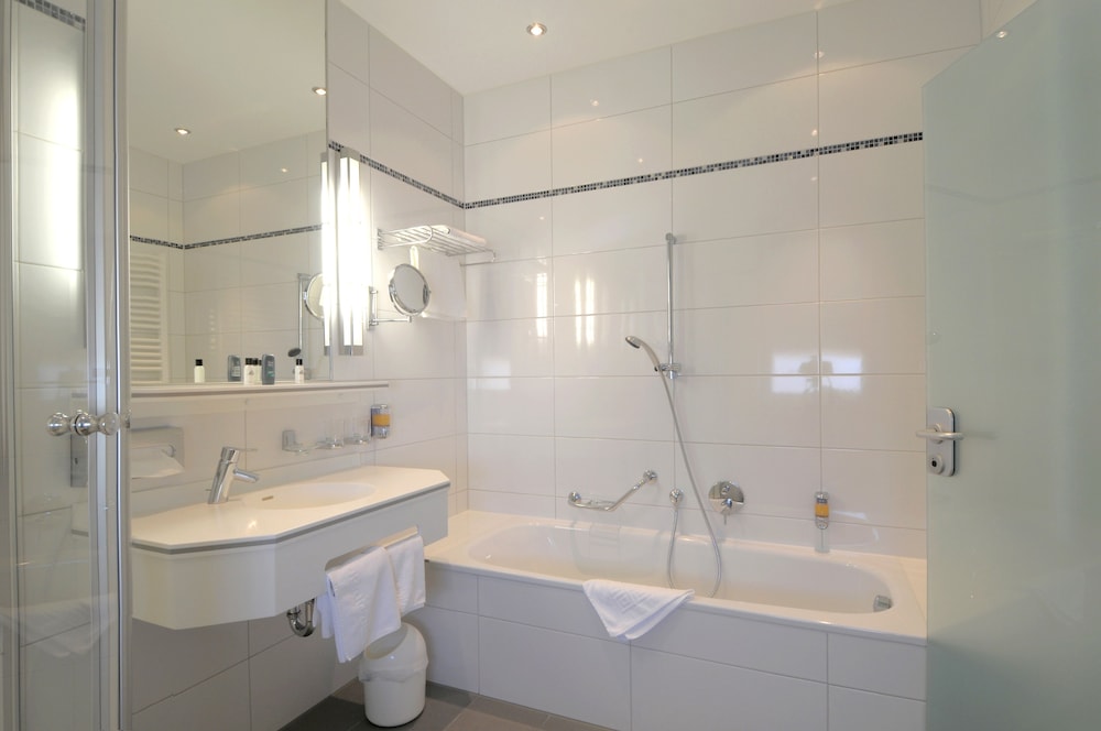 Ringhotel Loew S Merkur 12/59