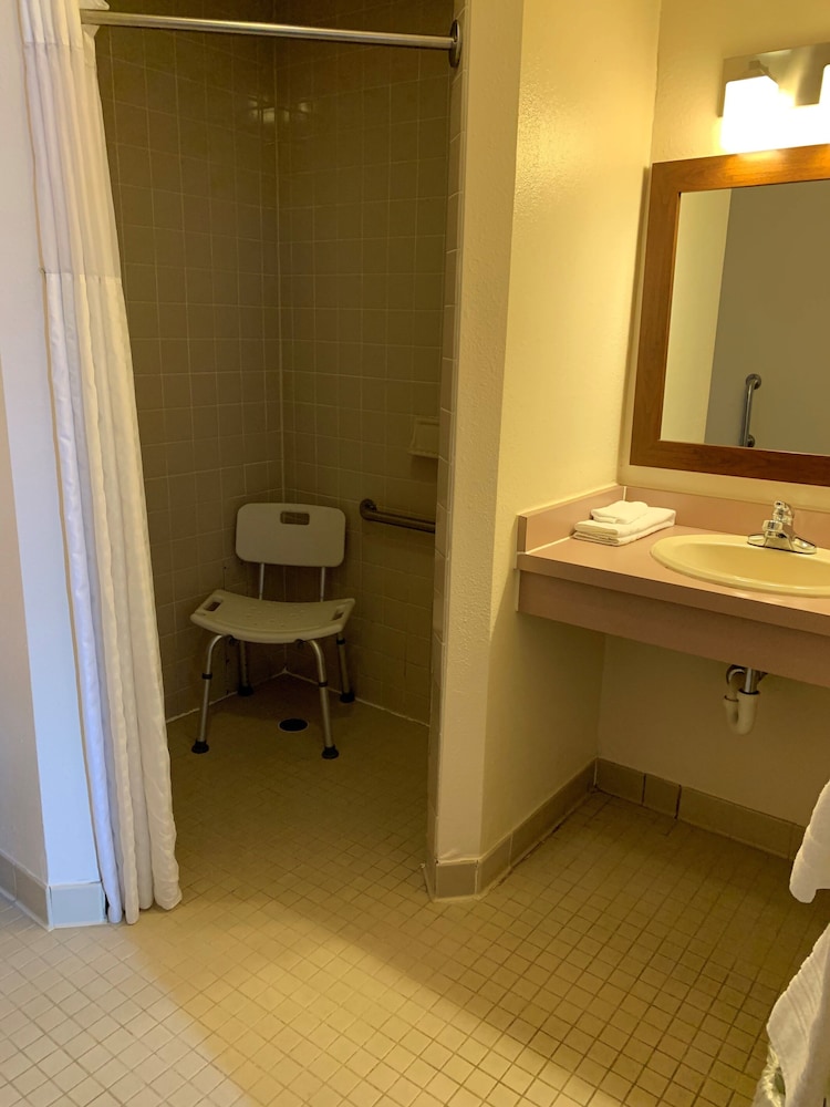 Days Inn Hinckley 18/31