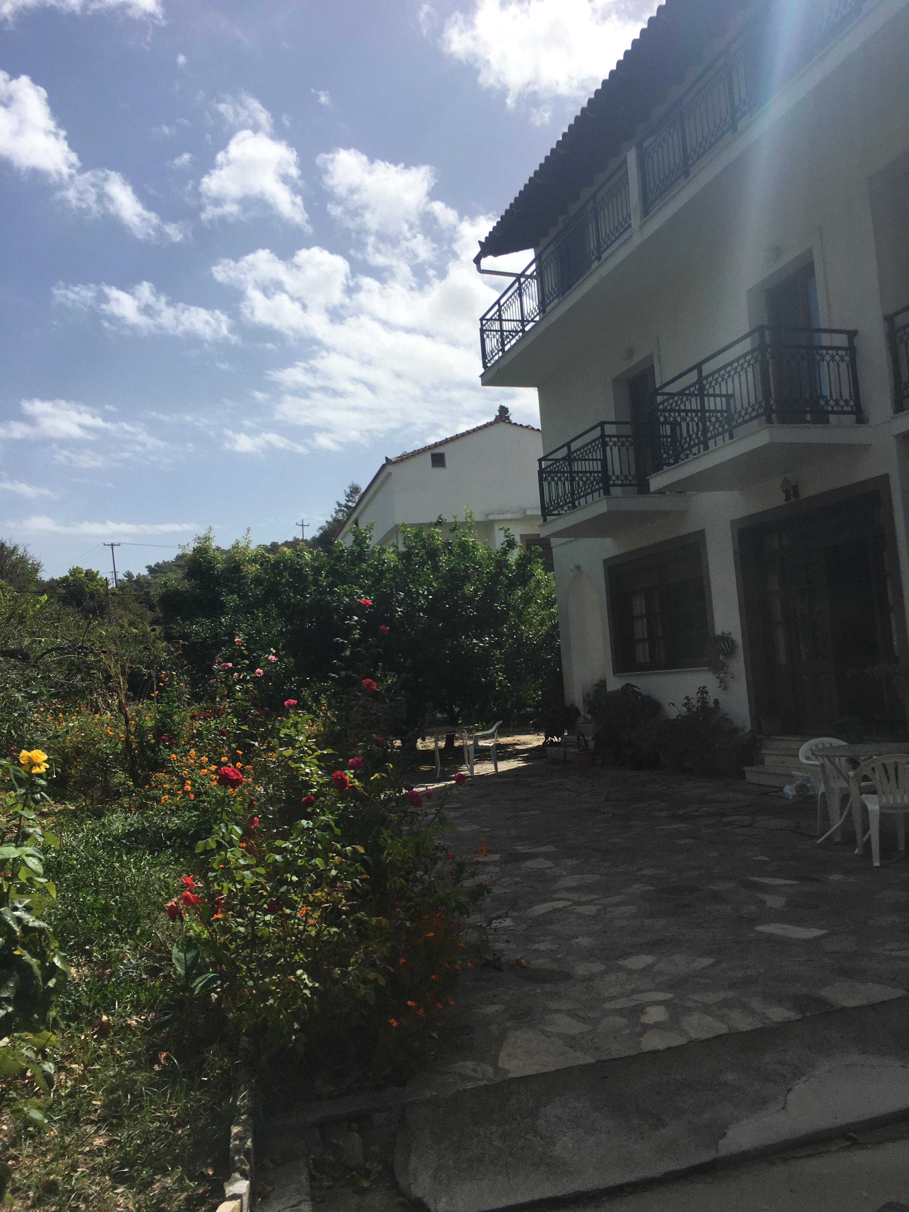 ALEKOS PENSION 8/8