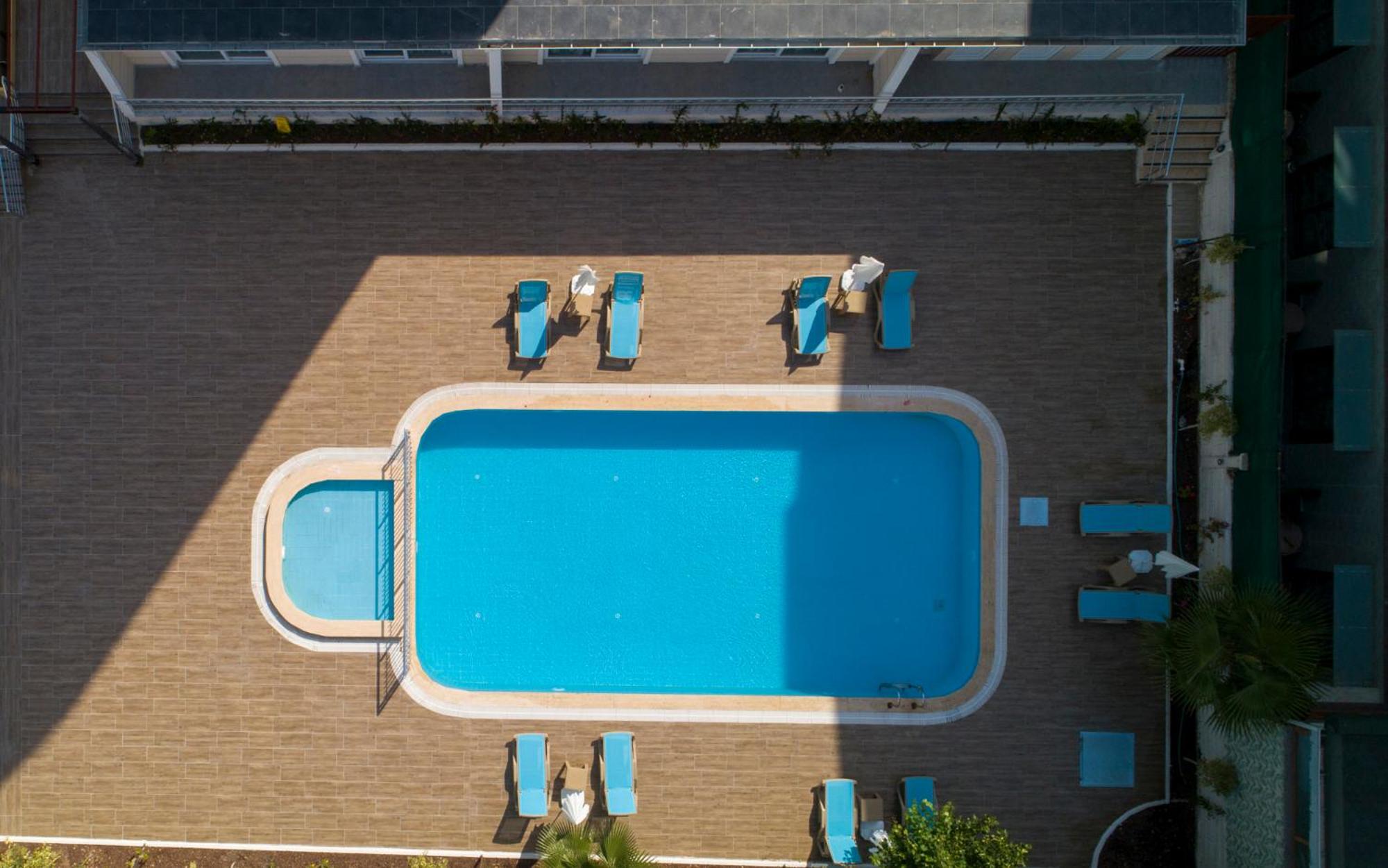 Theluna Suite Hotel 21/50