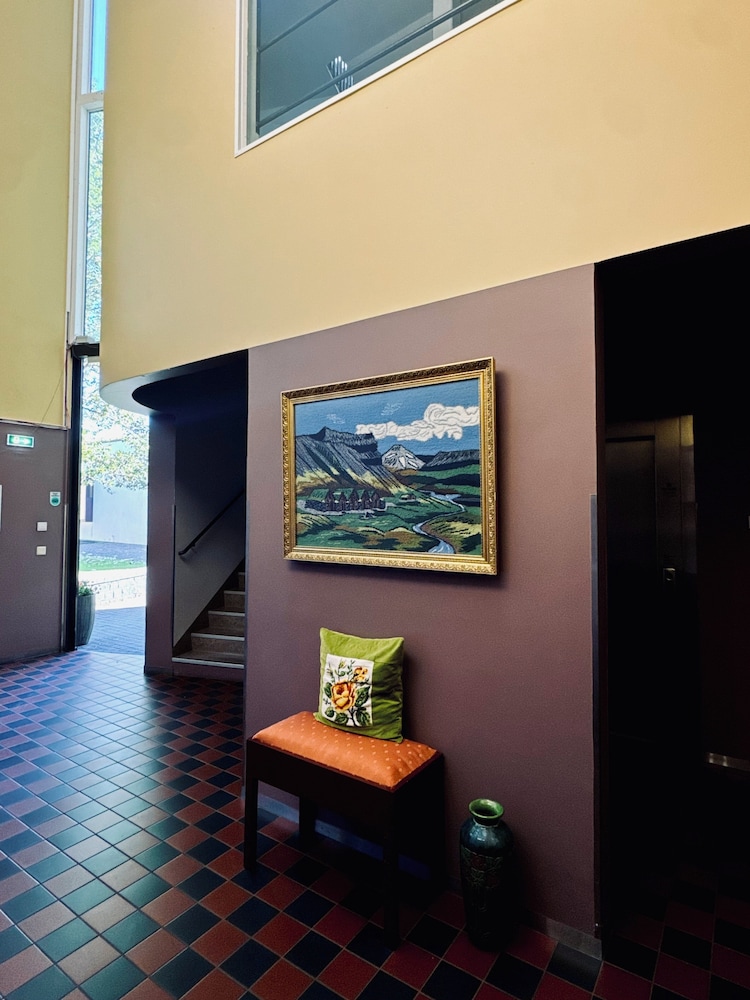 Hotel Bifrost 10/50