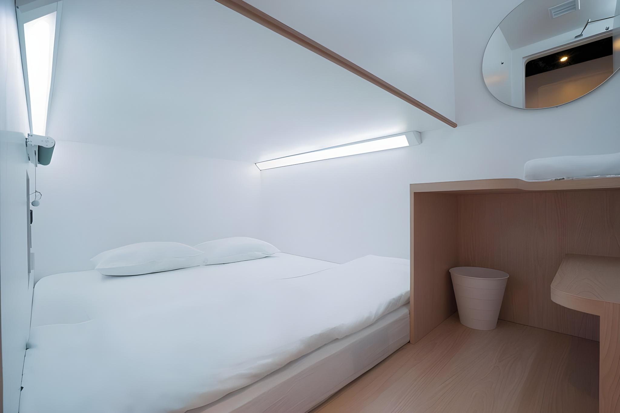 SKY, DOUBLE BED