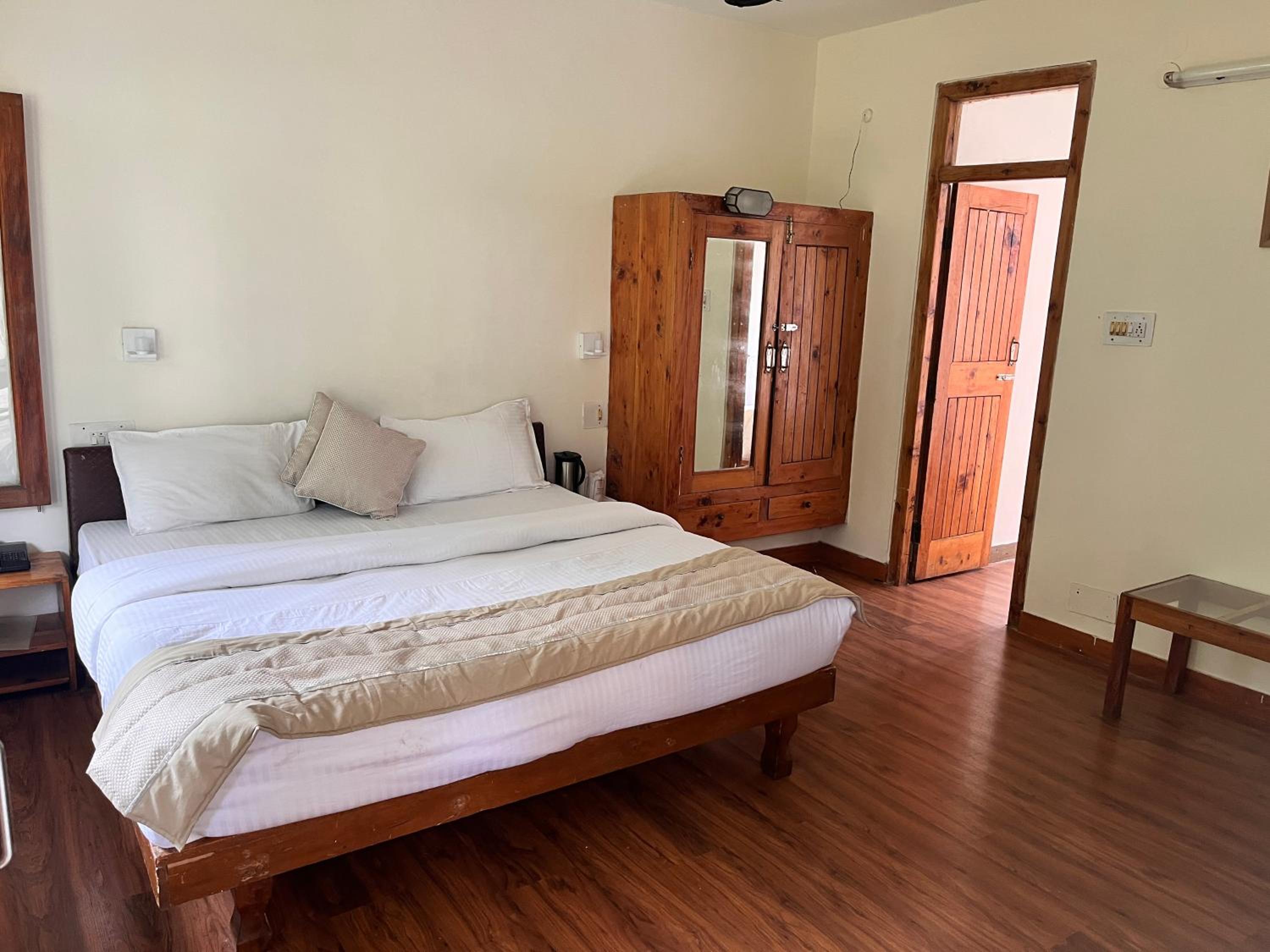 TOURIST HOTEL 21/55