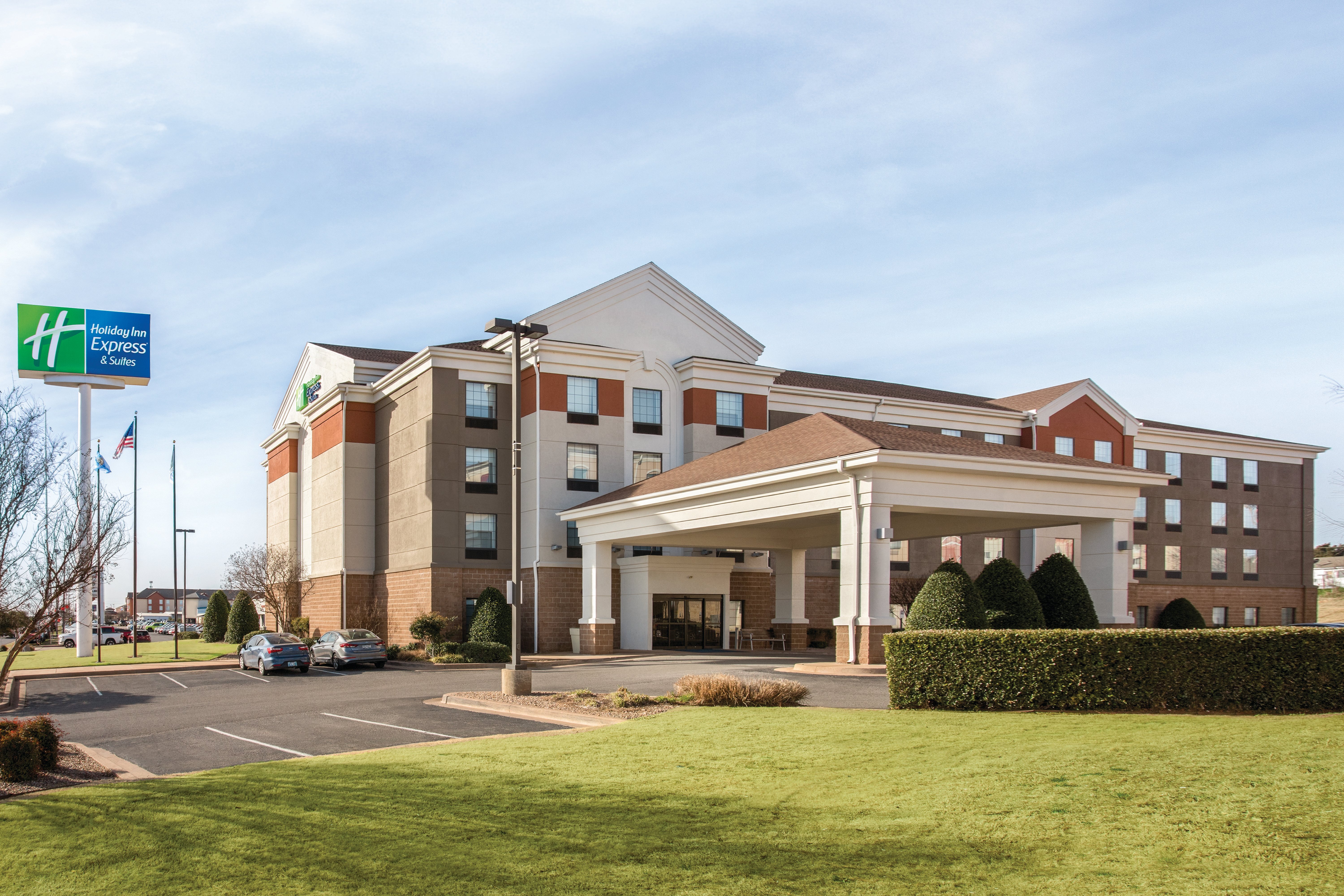 Holiday Inn Express Suites Lawton Fort Sill 8/54
