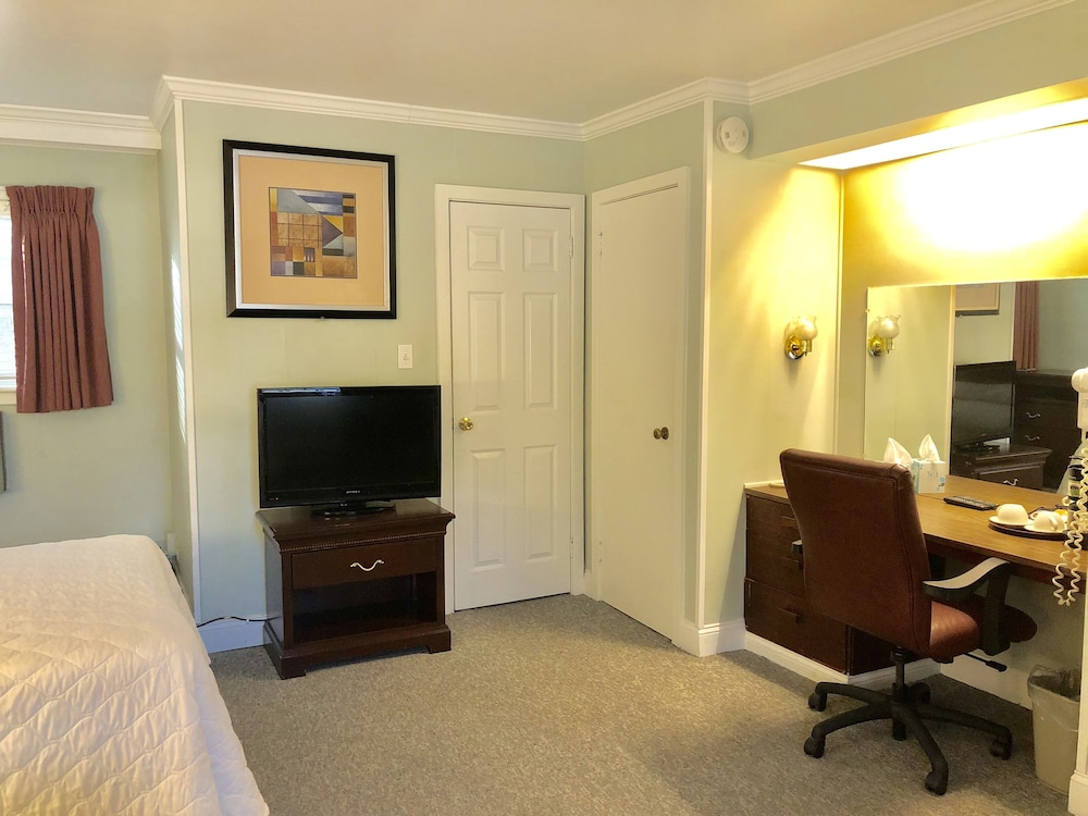 Hyland Motor Inn 43/63