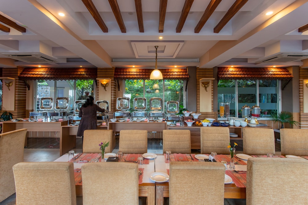 Hotel Sarathi 37/50
