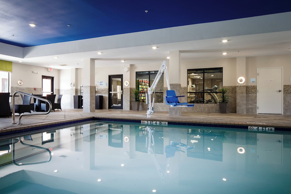 Holiday Inn Express Hotel Amp Suites el Reno 22/36