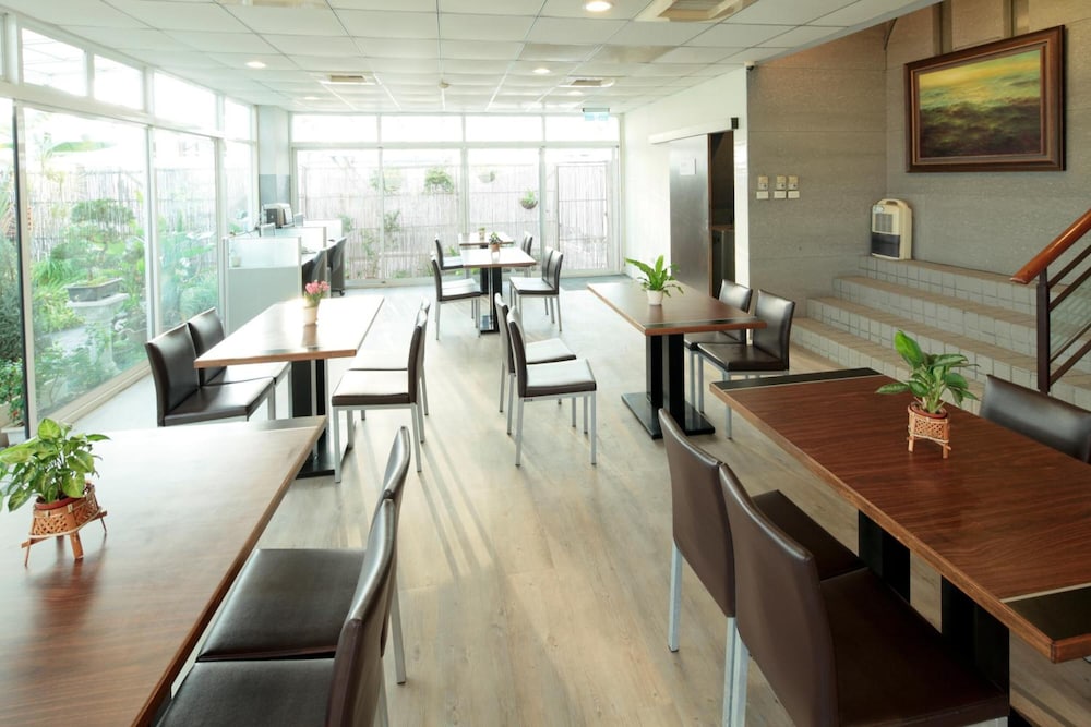 Cambridge Yang Kang Hotel 33/40
