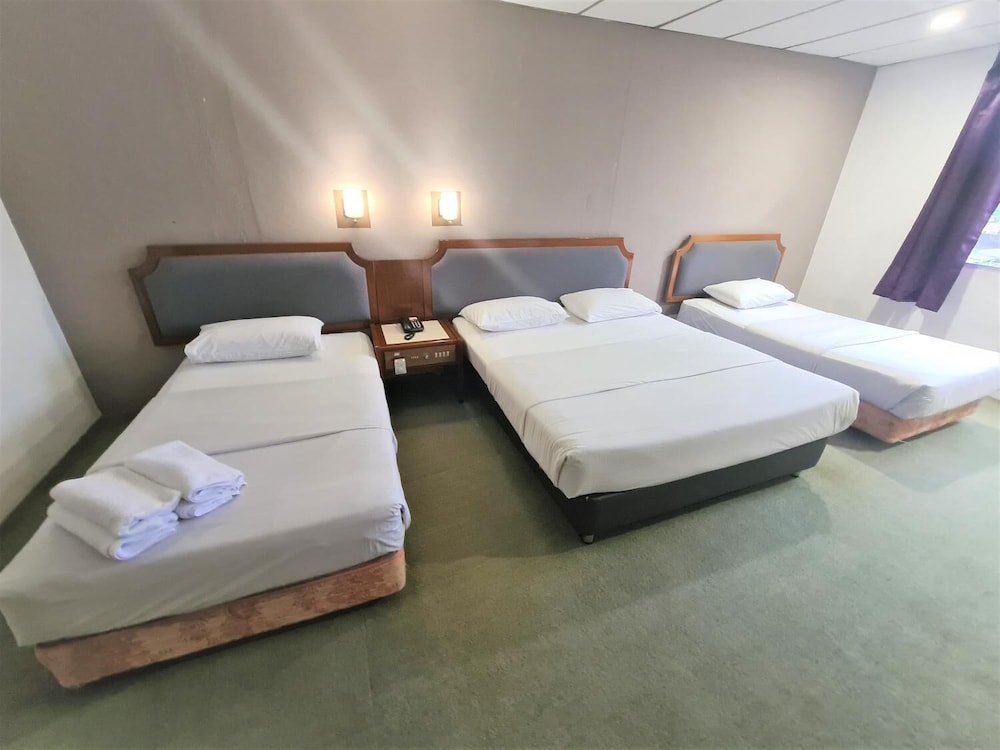 Anika Inn 20/44