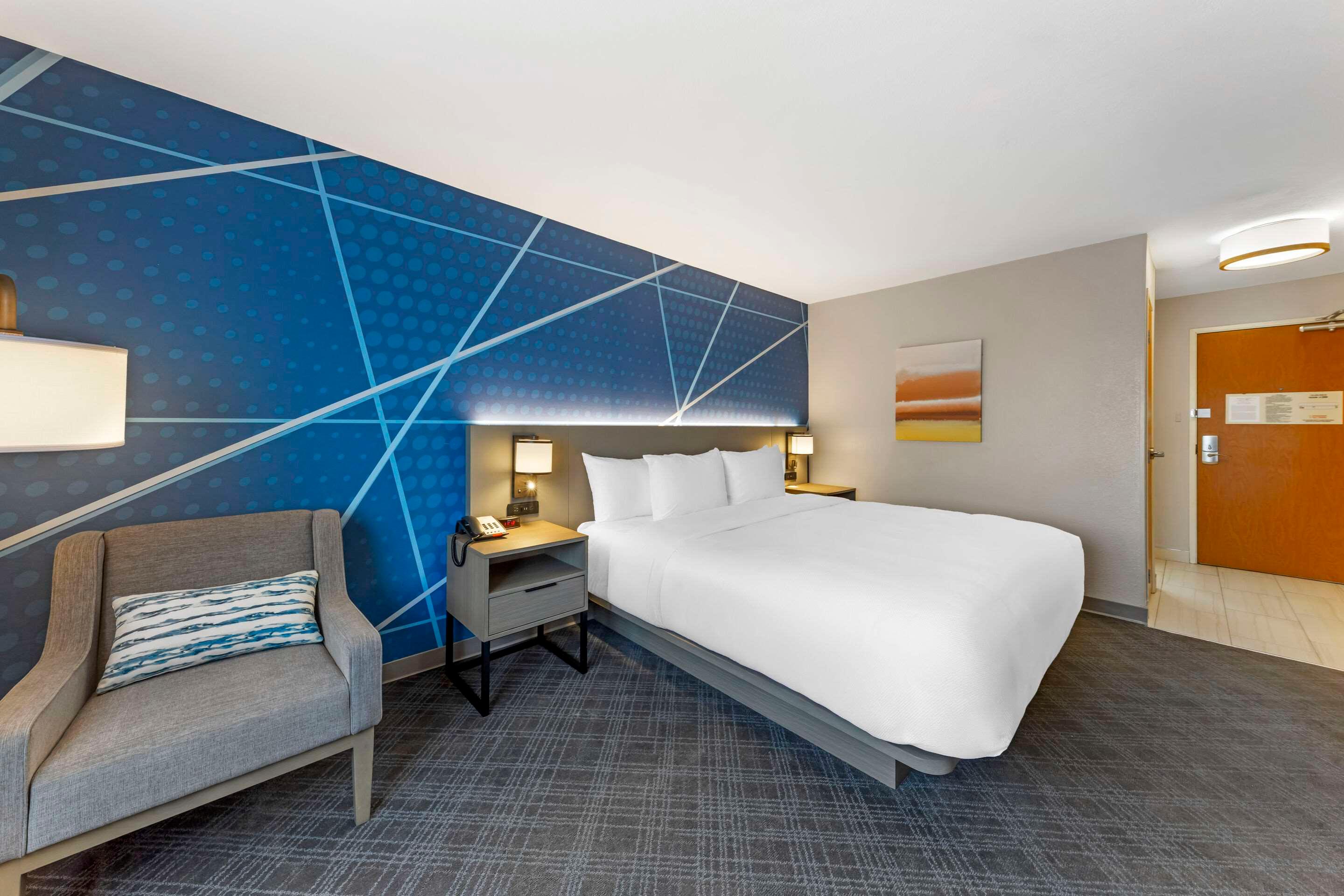 غرفة بسرير كينج، Comfort Inn & Suites Oklahoma City, OK 6/7